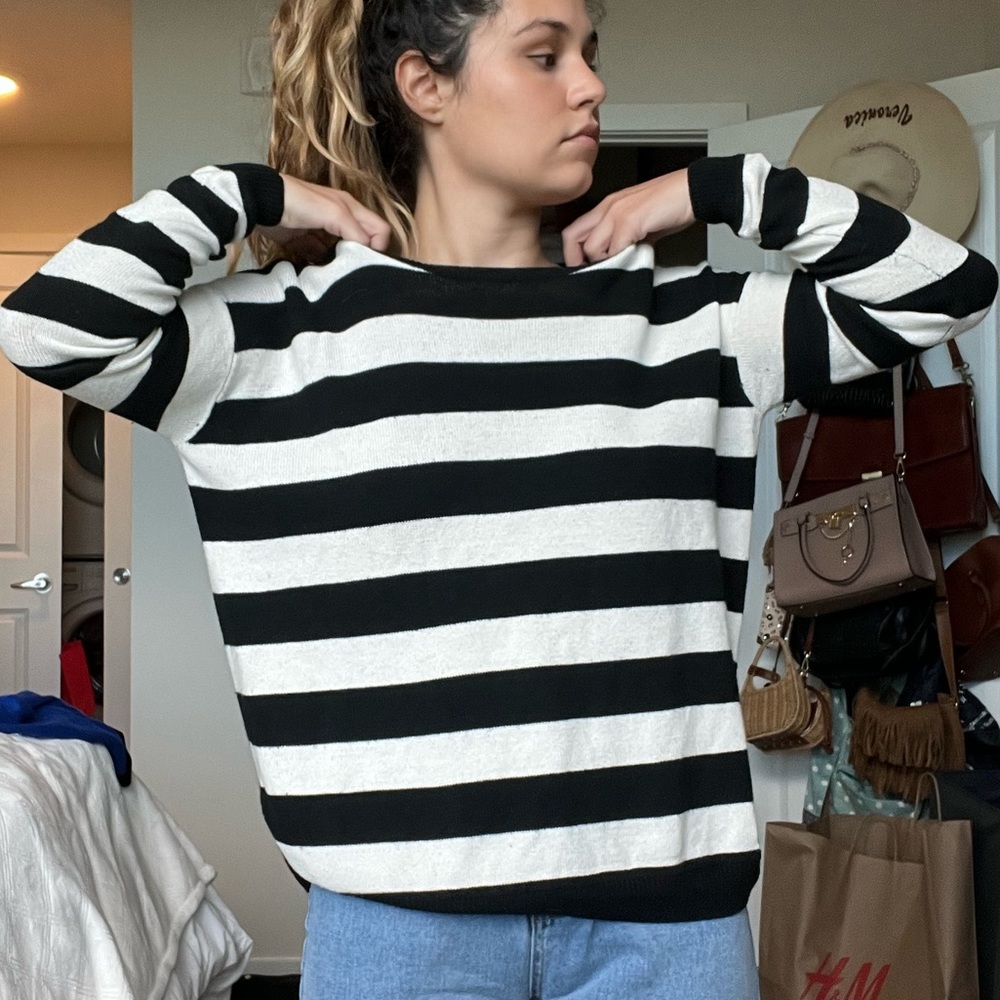 Oversized Black and white stiped knit sweater top